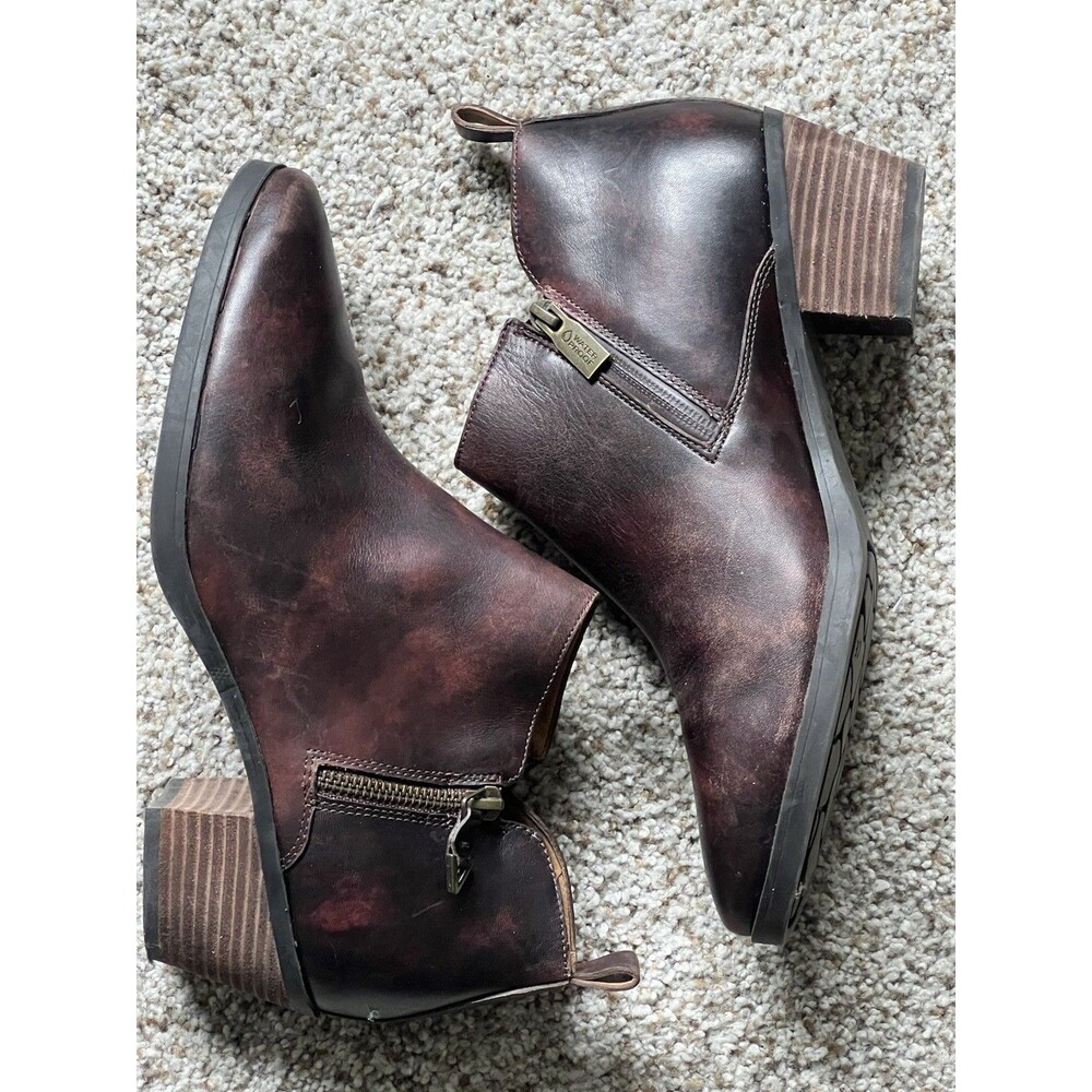 Vionic CECILY Waterproof Leather Booties Zip Ankle Cowgirl Boots Sz 9.5